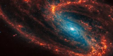 Через галактику, возможно, пронеслась черная дыра и оставила после себя огромный шрам (фото)
