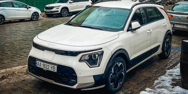 В Україні з'явився недорогий електрокросовер Kia із запасом ходу понад 450 км (фото)
