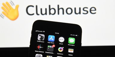 Двое в "комнате". Cтанет ли Clubhouse инструментом политики
