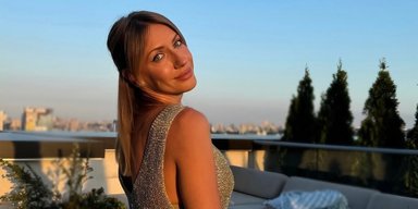 Леся Нікітюк розпочала підготовку до весілля, натякнула її подруга: "шиємо весільну сукню"
