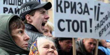Дна нет. Кто зарабатывает на украинском кризисе и есть ли из него выход