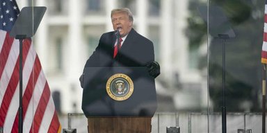 "Тягар для суспільства": Трамп заявив, що назавжди зупинить міграцію в США з "третього світу"