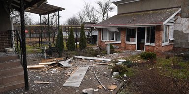 Нарахували до 20 вибухів: у Бєлгороді працює ППО, є руйнування (фото, відео)