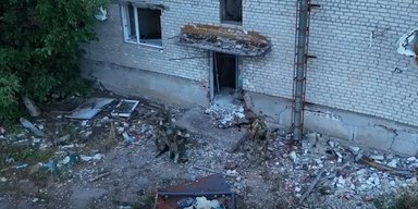 ВС РФ сдаются в плен дронам: к чему может привести новая тактика Украины, — Forbes