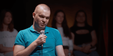 "Три высших образования": бездомный рассказал, как живут люди на улице в Украине (видео)