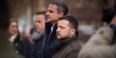 Почувствовали взрывную волну: ракета РФ попала в 500 метрах от Зеленского и премьера Греции, — CNN