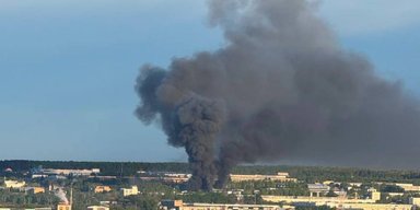 Пожежі на заводах і авіаколапс у Москві: що відомо про наслідки нальоту дронів на РФ (фото, відео)