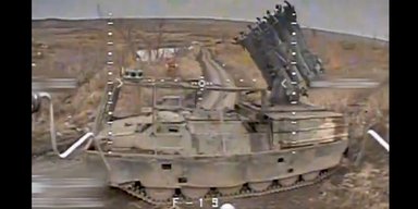 Украинские FPV-дроны поразили редкие цели — бомбомет "Смерч-2" и бронемашину "Выстрел" (видео)