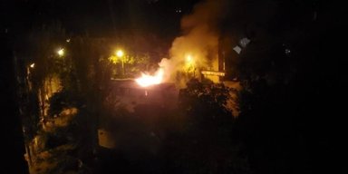 Почалася пожежа в центрі міста: в окупованому Донецьку пролунали сильні вибухи (відео)