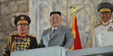 Жареная курица и новый асфальт: журналист рассказал о тревожных изменениях в КНДР