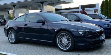 Їх випустили всього 116: в Україні помітили дуже рідкісний спорткар BMW 2000-х (фото)