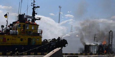 ВС РФ ударили по Одесскому порту двумя ракетами: много раненых (фото)