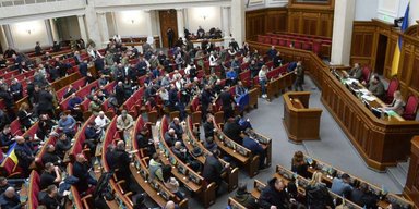 В Раде предлагают исключить из комитетов беглых нардепов Дмитрука и Одарченко (документ)