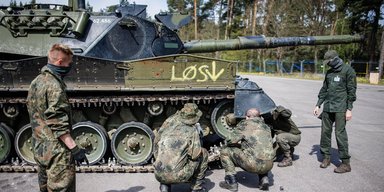 Превосходит все советские Т-72: NYT о второй жизни Leopard 1 в Украине