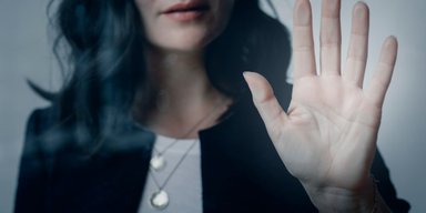 Не маньяк, а "Мальвина": в сети назвали возможную нападающую на женщин в Киеве