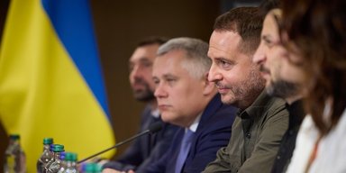 Железняк сообщил, что Зеленский принял решение по Ермаку: "Пойдет в мощную контратаку"