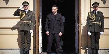 Зеленский готов к прямым переговорам с Россией после прекращения огня, — Axios