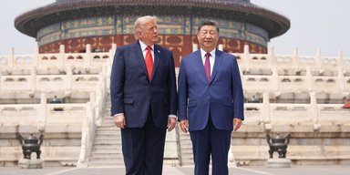 "Убирайся": в Пекине случилась драка за спиной Трампа (видео)