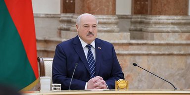 "Хотим допрыгаться до Украины": Лукашенко раскритиковал белорусов за дорогую одежду (видео)