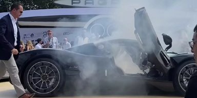 Допитливий відвідувач автошоу пошкодив рідкісний суперкар Pagani за $2,5 мільйона (відео)