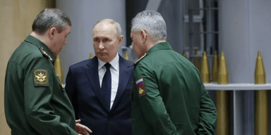 Росію "переграли" в Україні: Путін поскаржився військовим на дії Заходу (відео)