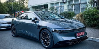 В Україні з'явився новітній електромобіль від Geely та Volvo із запасом ходу 870 км (фото)