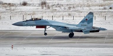 Вопреки санкциям: ВКС РФ получили первую партию передовых истребителей Су-35С