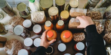 На випадок війни з РФ: у ЄС закликали громадян зробити запаси їжі, деталі