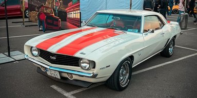 Гость из 60-х: в Украине заметили культовый спорткар Chevrolet Camaro (фото)