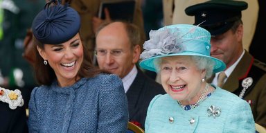 Королева Елизавета II хотела, чтобы Кейт Миддлтон нашла хорошую работу