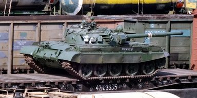 Россияне применили танк-камикадзе: что делал старый Т-62 на поле боя (видео)