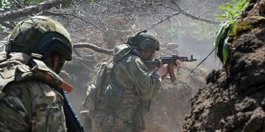 Несут высокие потери: Москва подчинила себе всех наемников на фронте, — разведка Британии