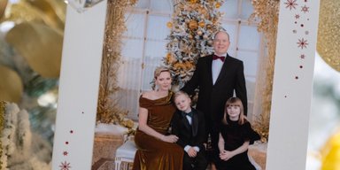 Золото і сніг: який вигляд має різдвяна ялинка в палаці Монако