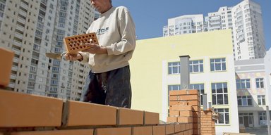 Цены кирпичом. Почему с покупкой недвижимости сейчас лучше не спешить