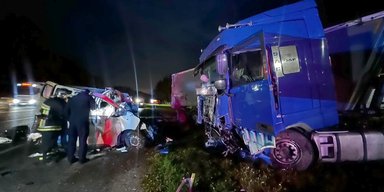 Під Вінницею вантажівка протаранила мікроавтобус: багато жертв (фото, відео)