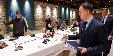 "Хочуть убити Україну": Подоляк назвав 3 завдання, які провалила Росія за два роки війни