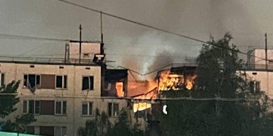 У столиці РФ горить житловий будинок після вибуху, повідомляють про загиблих (відео)