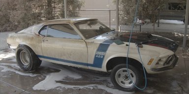 Раритетний заряджений Ford Mustang за $300 000 простояв майже пів століття в гаражі (відео)