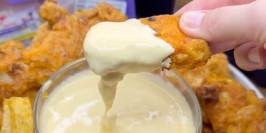 Куриные стрипсы с сырным соусом: легкий рецепт любимого блюда