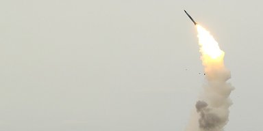 За 42 секунды до города: в Запорожской ОВА рассказали, какой ракетой РФ атаковала жилой дом