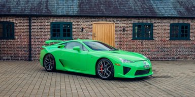 Яскрава капсула часу: виявлено 12-річний суперкар Lexus із пробігом 1350 км (фото)