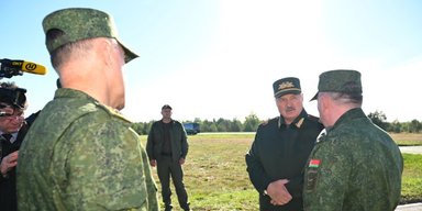 "Армию надо встряхнуть": Лукашенко заговорил о мобилизации в Беларуси