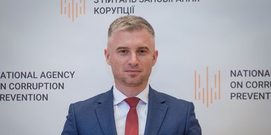 Ворог може дізнатися про родичів: відкривати декларації чиновників небезпечно, — НАЗК (відео)