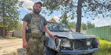 "І створив Бог Франкі": бійці показали авто, яке понад рік "воює" на передовій (фоторепортаж)