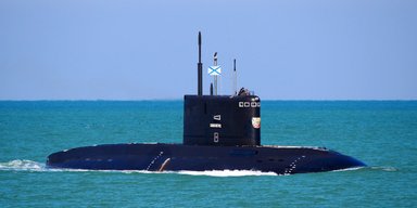 В НАТО висміяли підводний човен РФ "Новоросійськ", що "шкутильгає додому" від берегів Франції