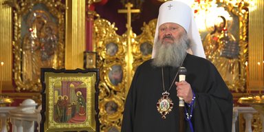 "Лікувався" за кордоном: митрополит УПЦ МП замість походу до медиків вирушив до ресторану (відео)