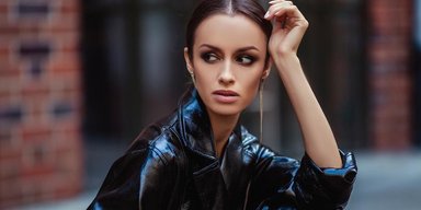 Глянець і максі. Наймодніші тренчі сезону весна-літо 2021