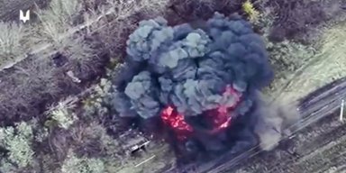 "Знищено вщент": під удар бійців ССО потрапила ворожа САУ 2С3 "Акація" (відео)