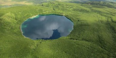 На Алясці прихована "кроляча нора" 110 м завглибшки: ніхто не знає, як з'явилася таємнича діра (фото)