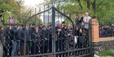 Прихожане УПЦ штурмовали собор в Черкассах: у Онуфрия все опровергают и сообщают о стрельбе